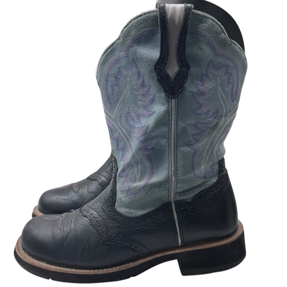 Ariat Women’s Western Style Leather Boots with Detailed Embroidery - Size 8 - Picture 3 of 16